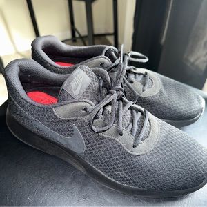 Nike Tanjun Black— Size 11.5